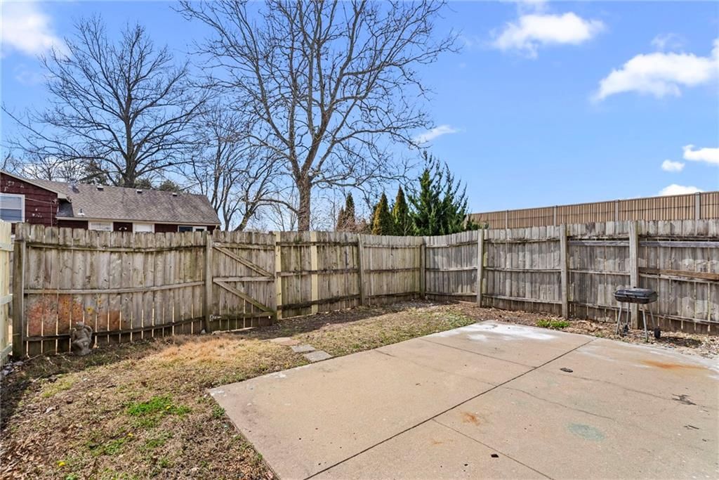11007 W 90th Terrace — photo 24