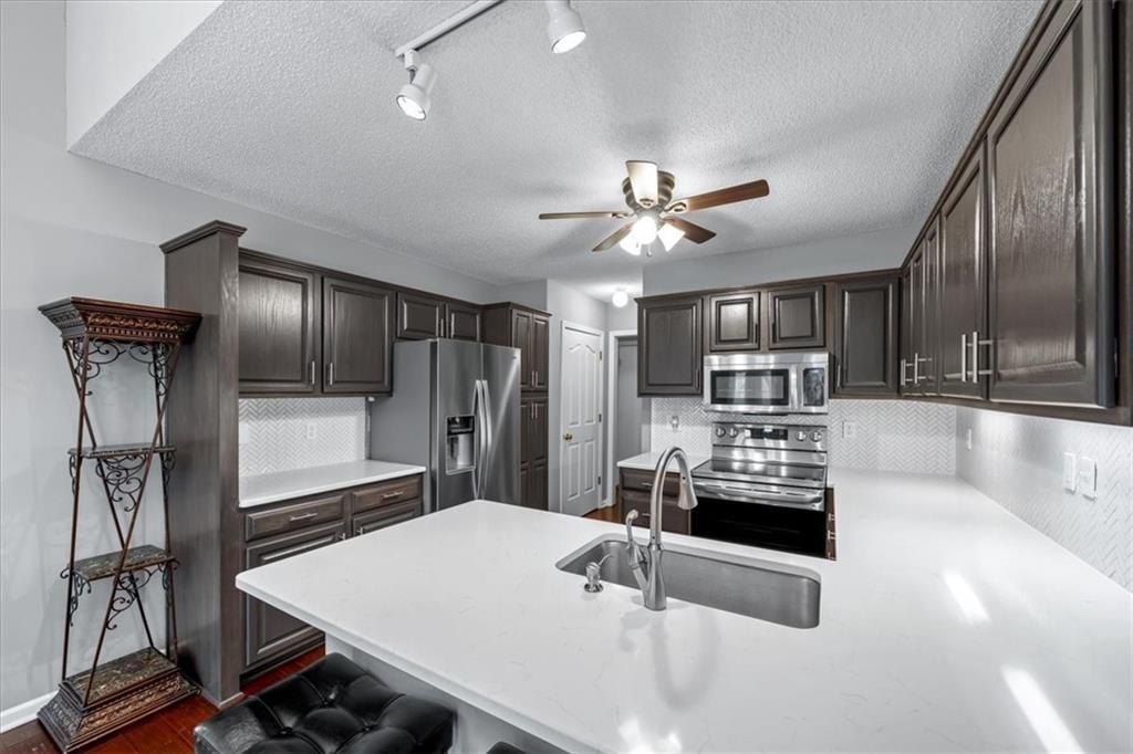 2213 S Central Street — photo 10