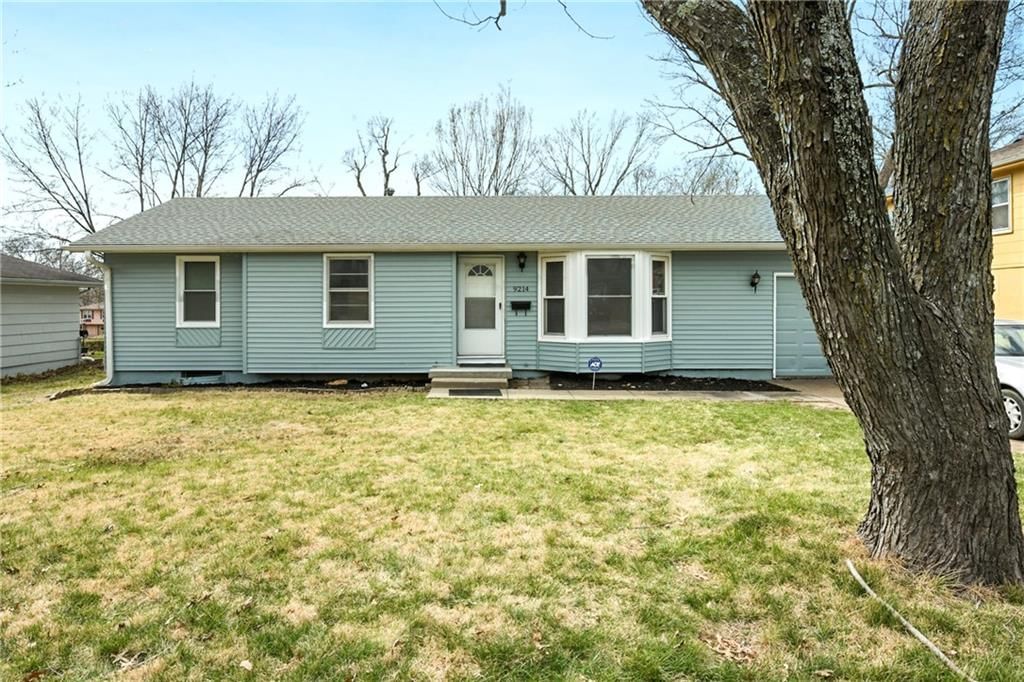 9214 Manchester Avenue, Kansas City, MO