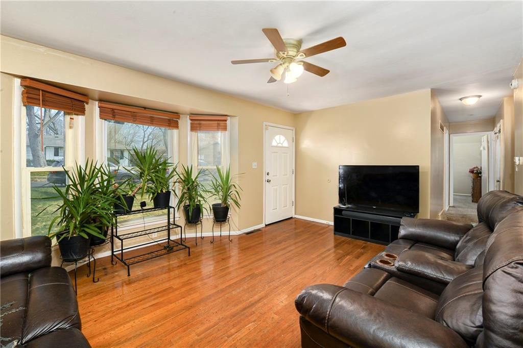 9214 Manchester Avenue — photo 5