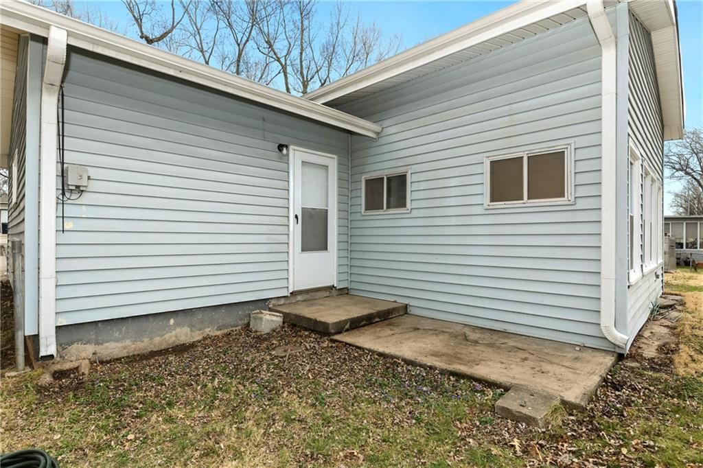 9214 Manchester Avenue — photo 17