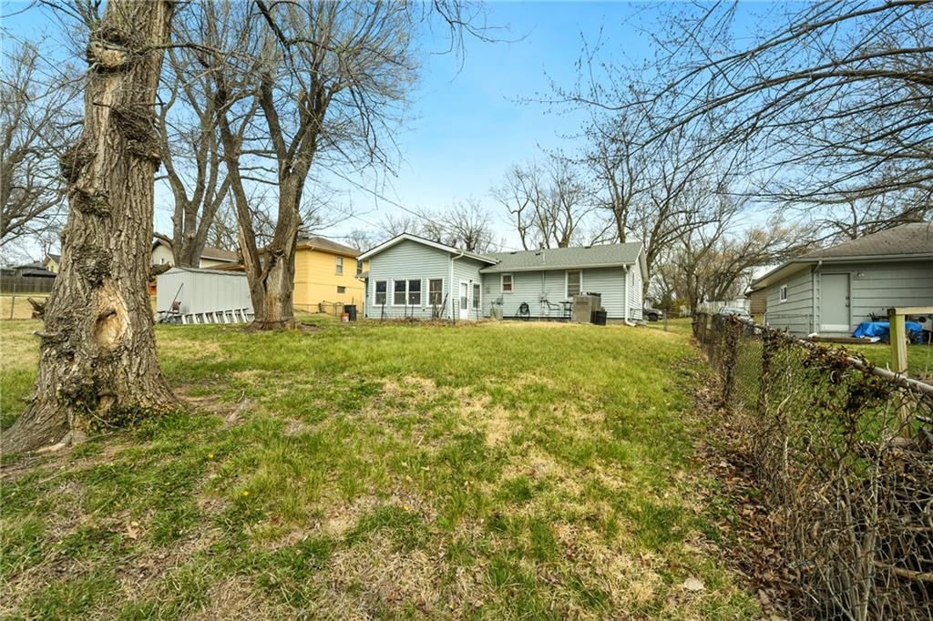 9214 Manchester Avenue — photo 20