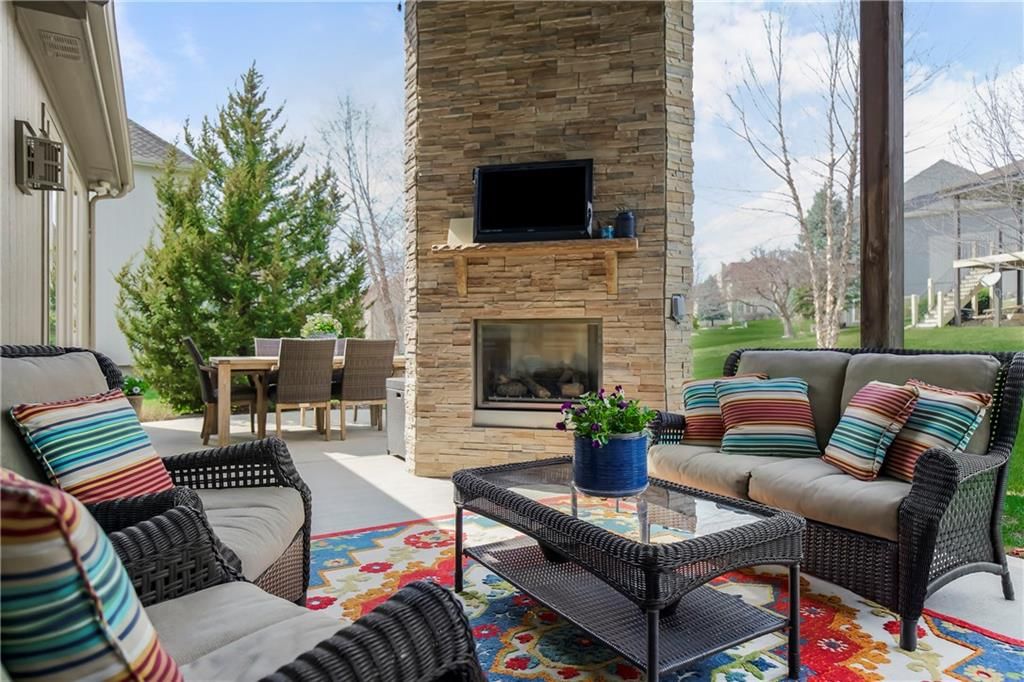6110 NW 103rd Street, Kansas City, MO