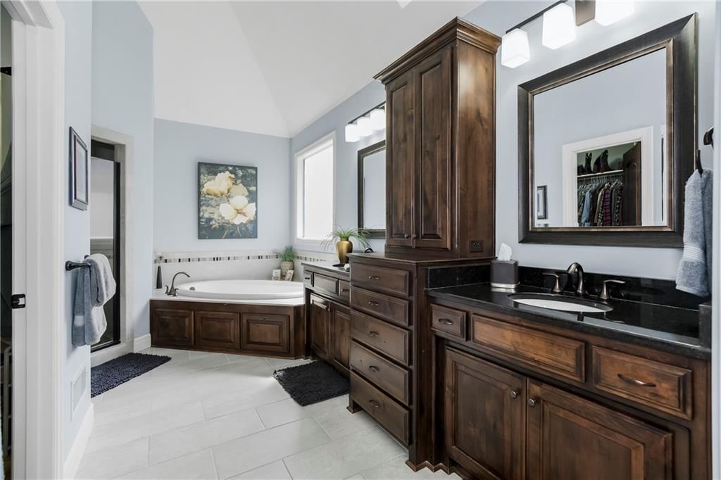 6110 NW 103rd Street — photo 15