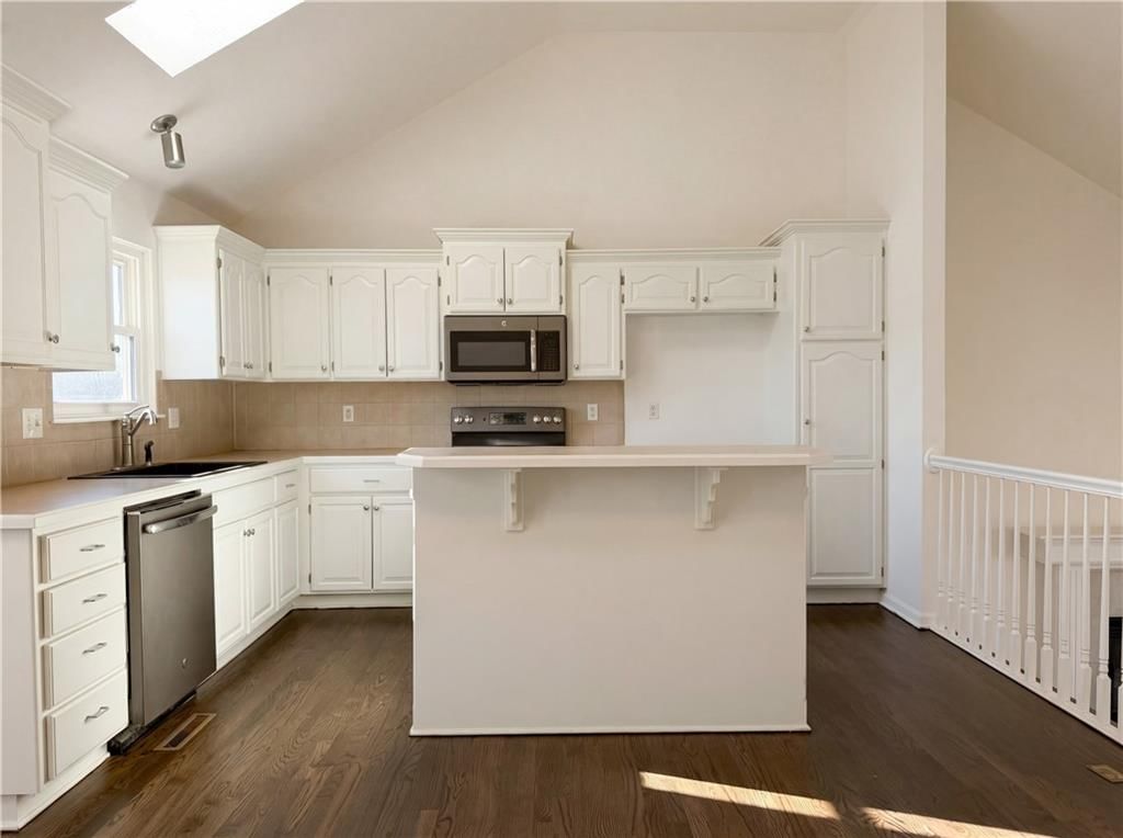 709 Woodland Circle — photo 2