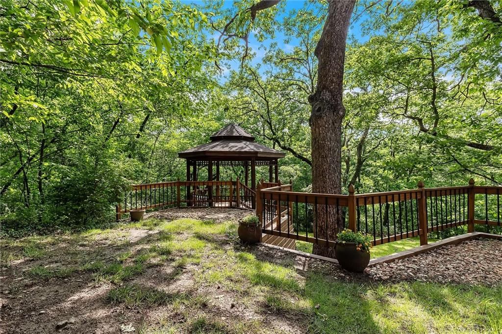 812 High Drive — photo 39