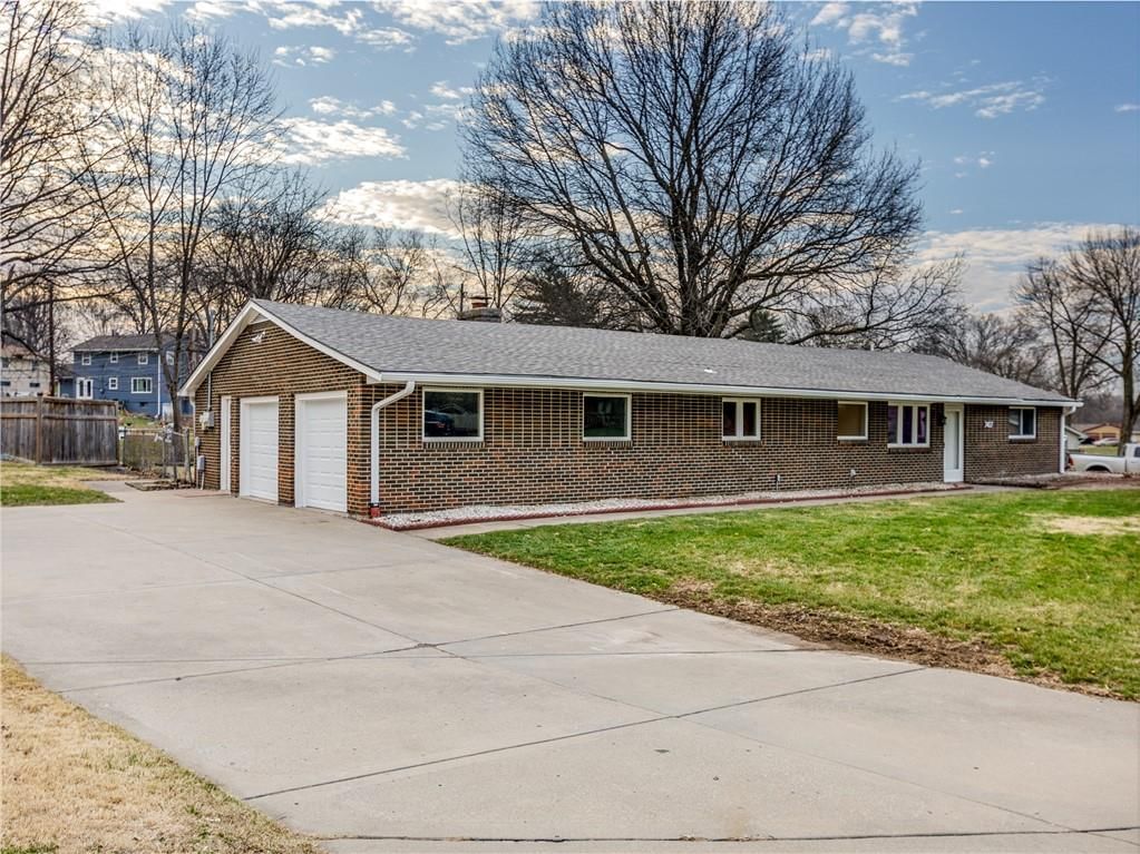 7417 N Highland Avenue, Gladstone, MO