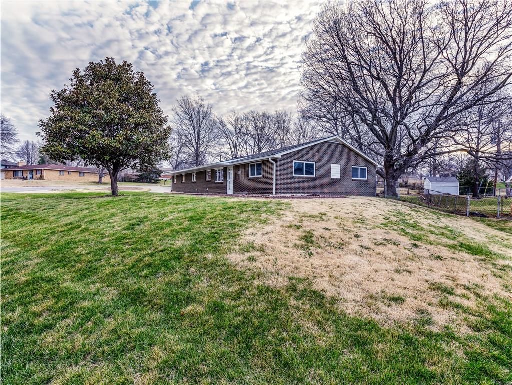 7417 N Highland Avenue — photo 3