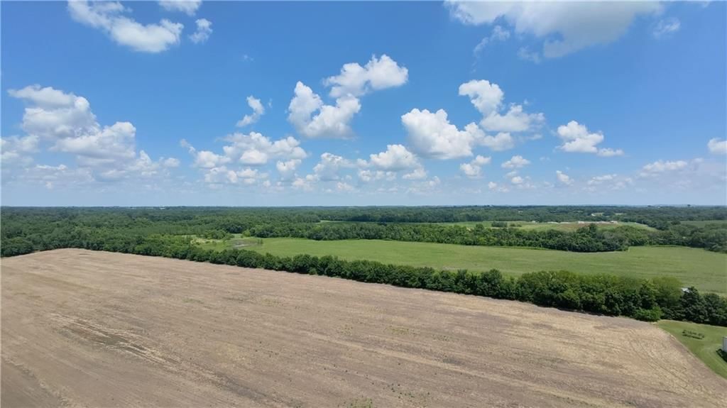 39502 E Gillespie Road, Oak Grove, MO: listing photo 2