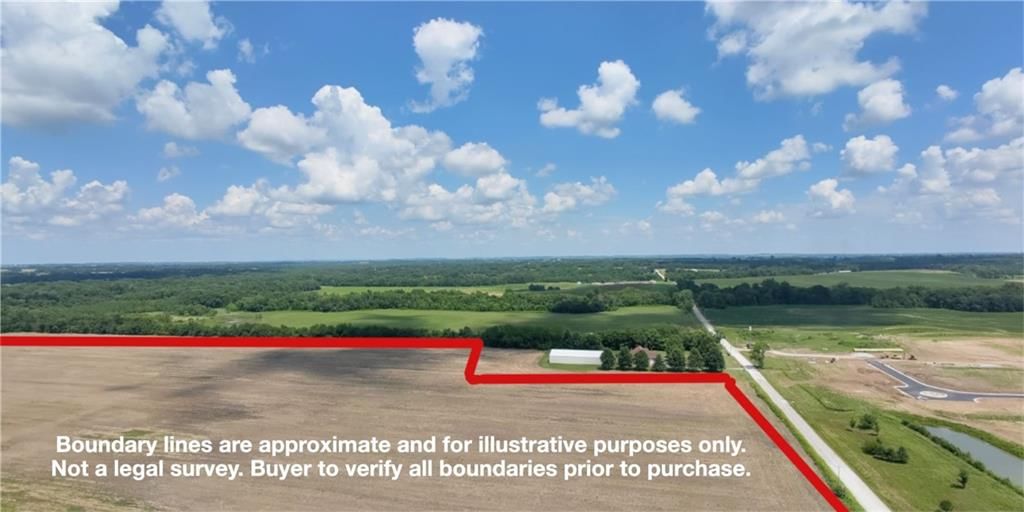 Photo 5 of 7 - 39502 E Gillespie Road, Oak Grove, MO 64075