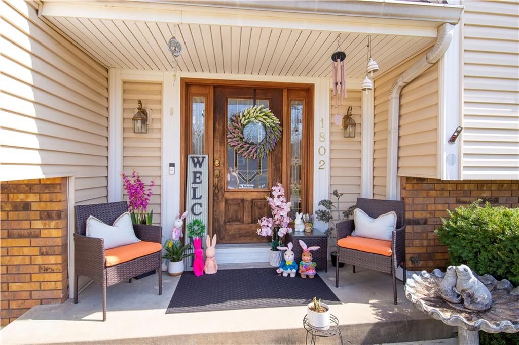 1802 S Arrowhead Drive — photo 2