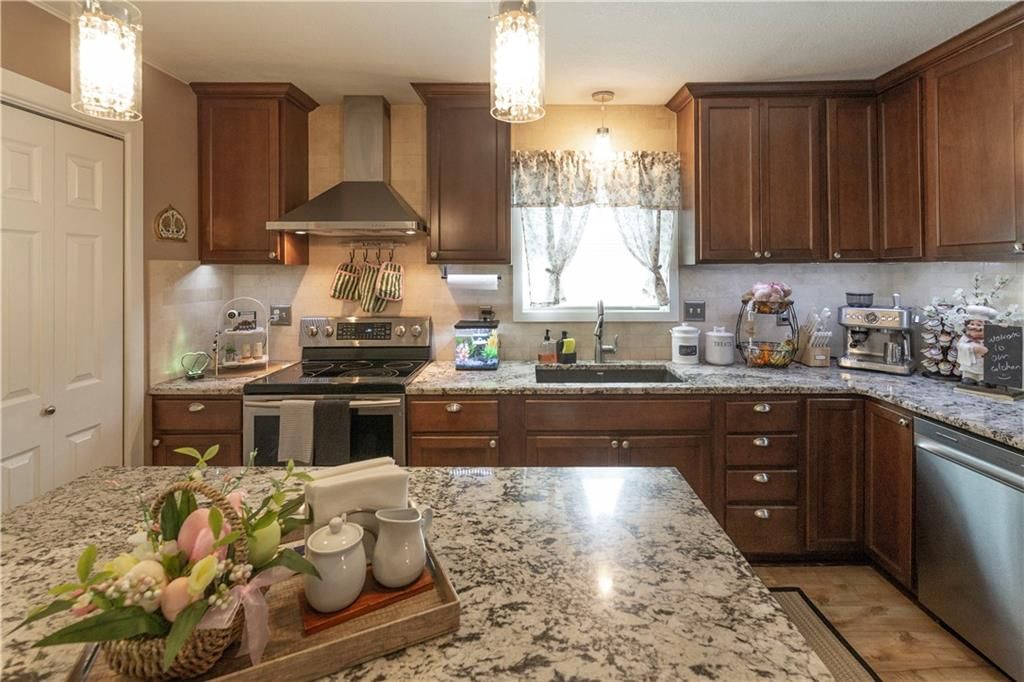 1802 S Arrowhead Drive — photo 9