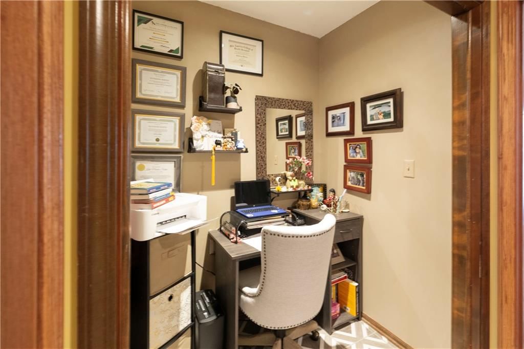 1802 S Arrowhead Drive — photo 21
