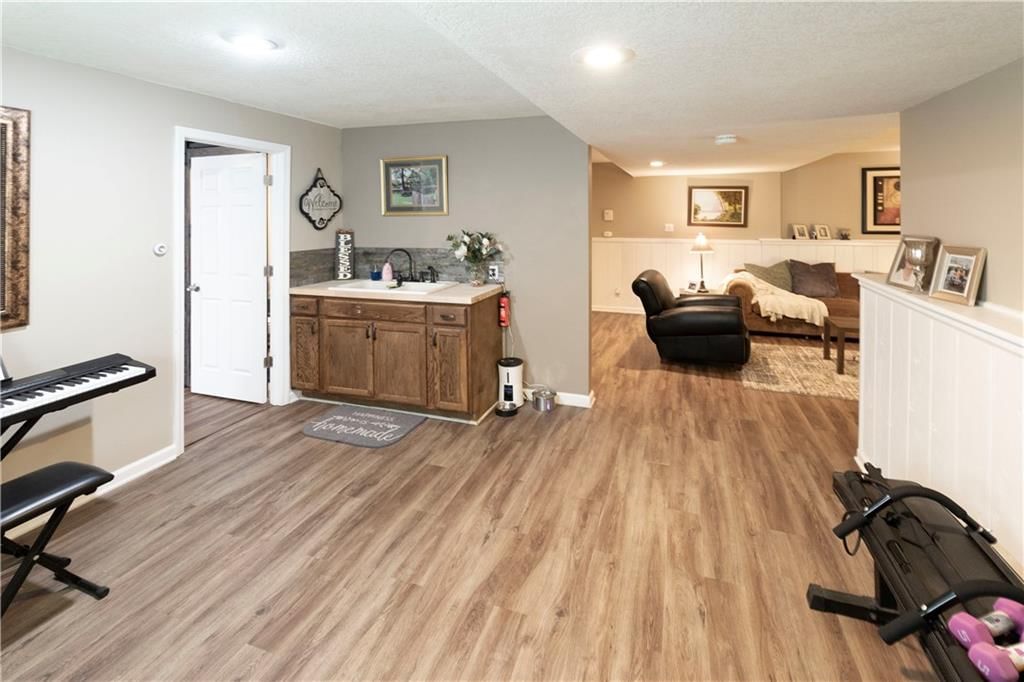 1802 S Arrowhead Drive — photo 24