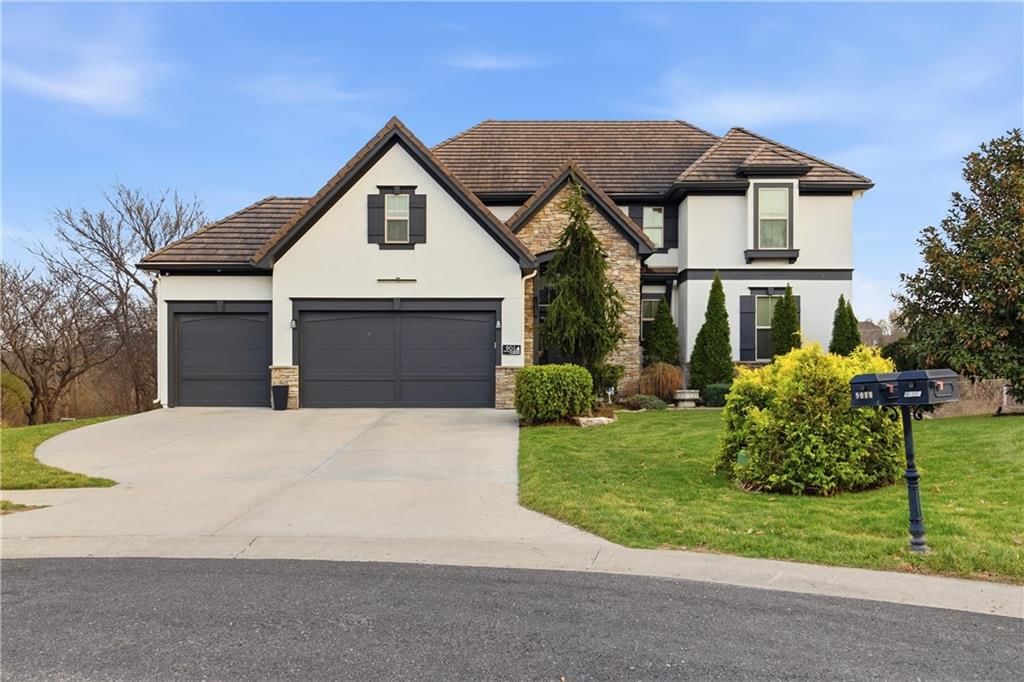 9014 Chestnut Street, Lenexa, KS