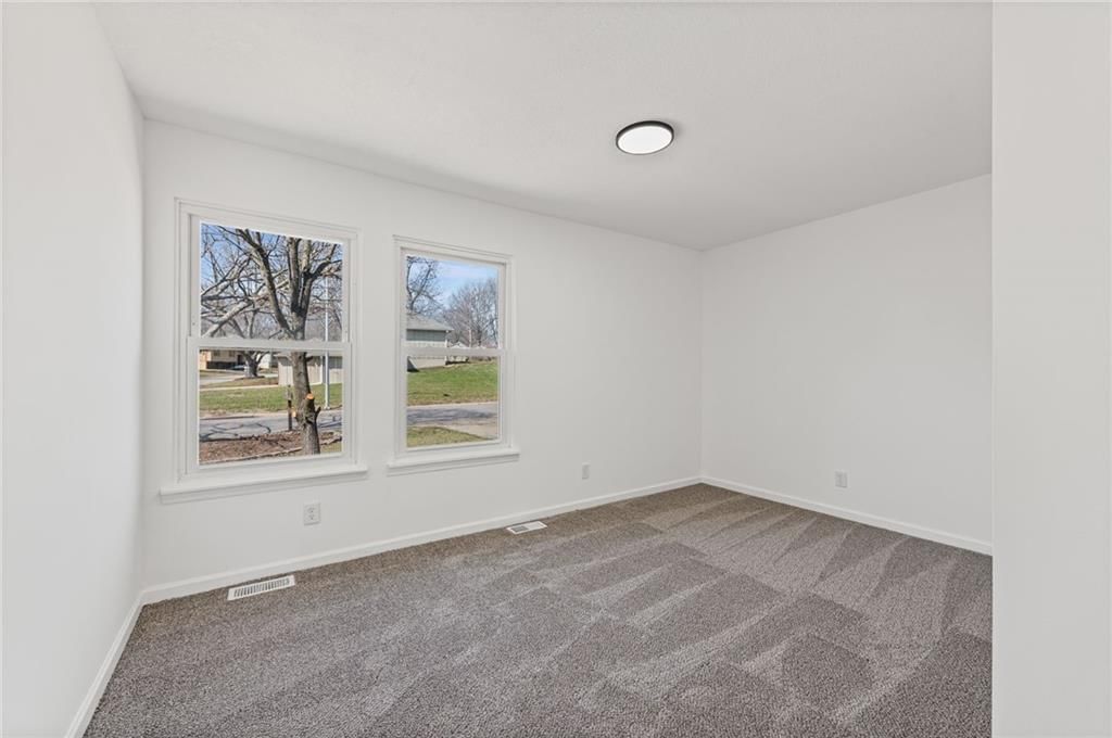 7637 N Stoddard Avenue — photo 14