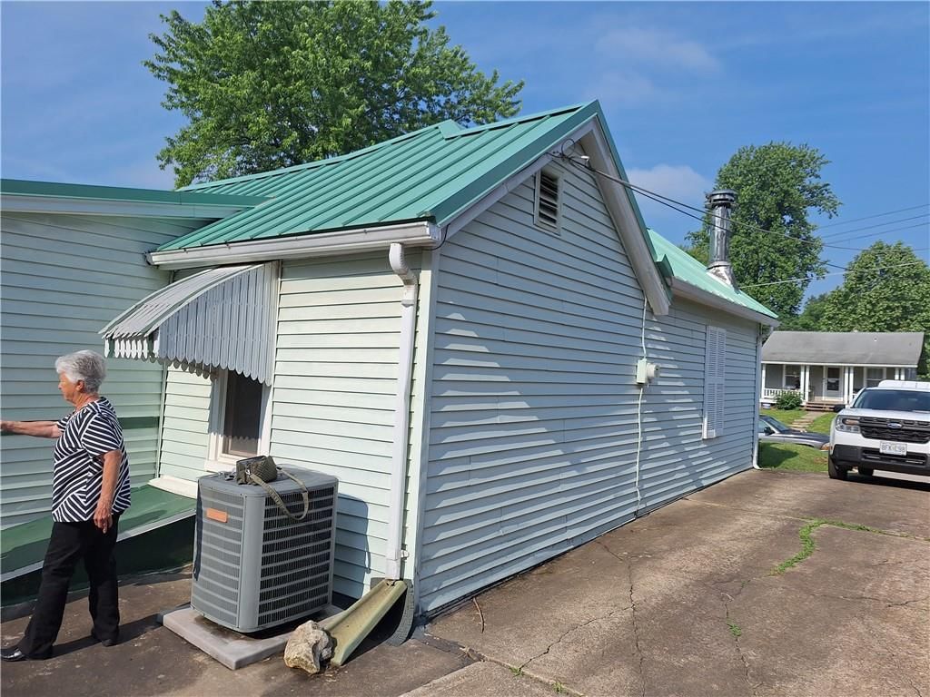 105 S Ralston N/A — photo 6