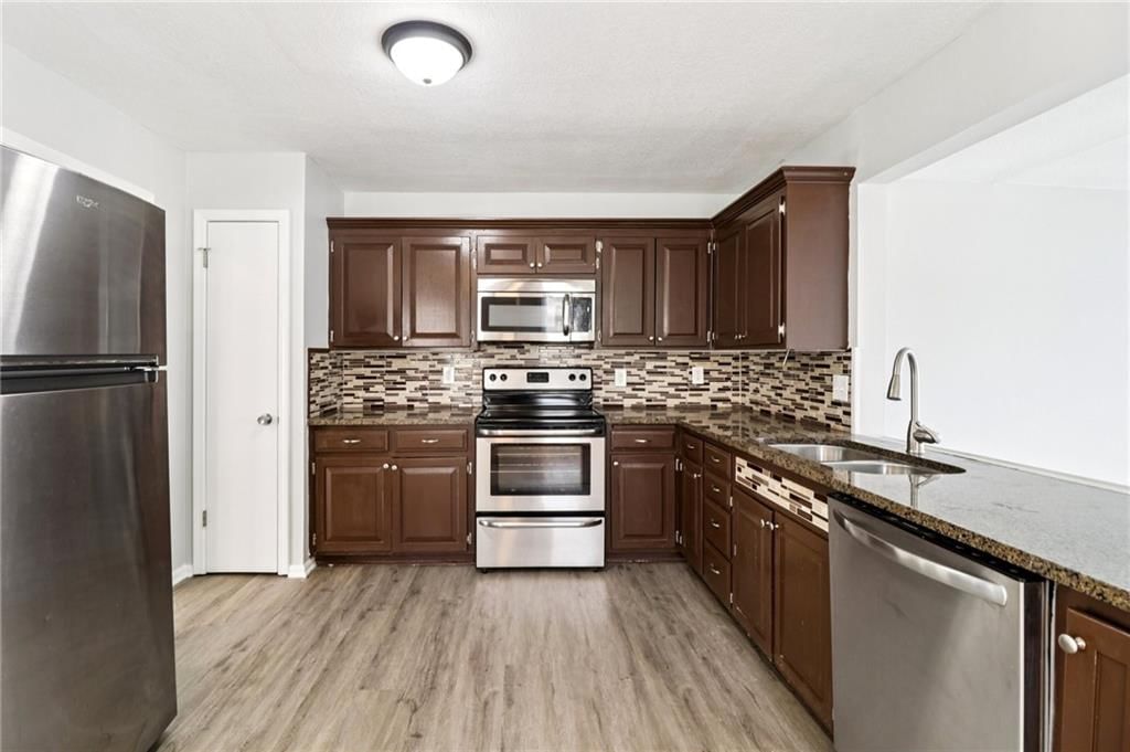 809 Mulberry Street — photo 15