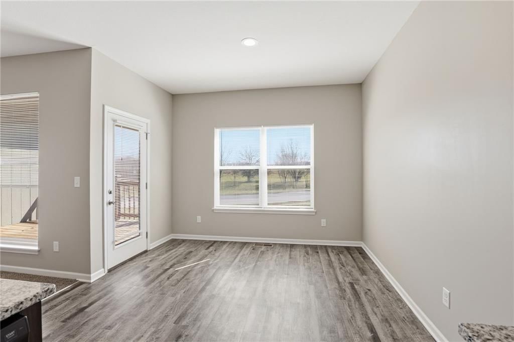 21801 Southcreek Road — photo 4