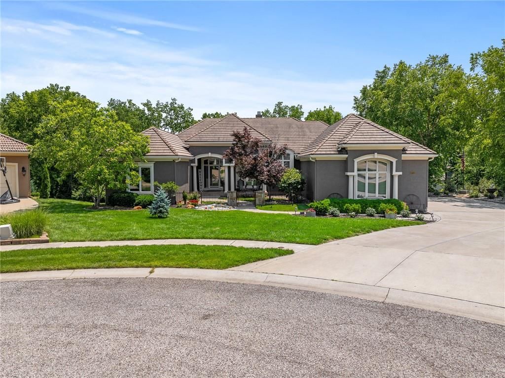 8709 Pine Street — photo 2