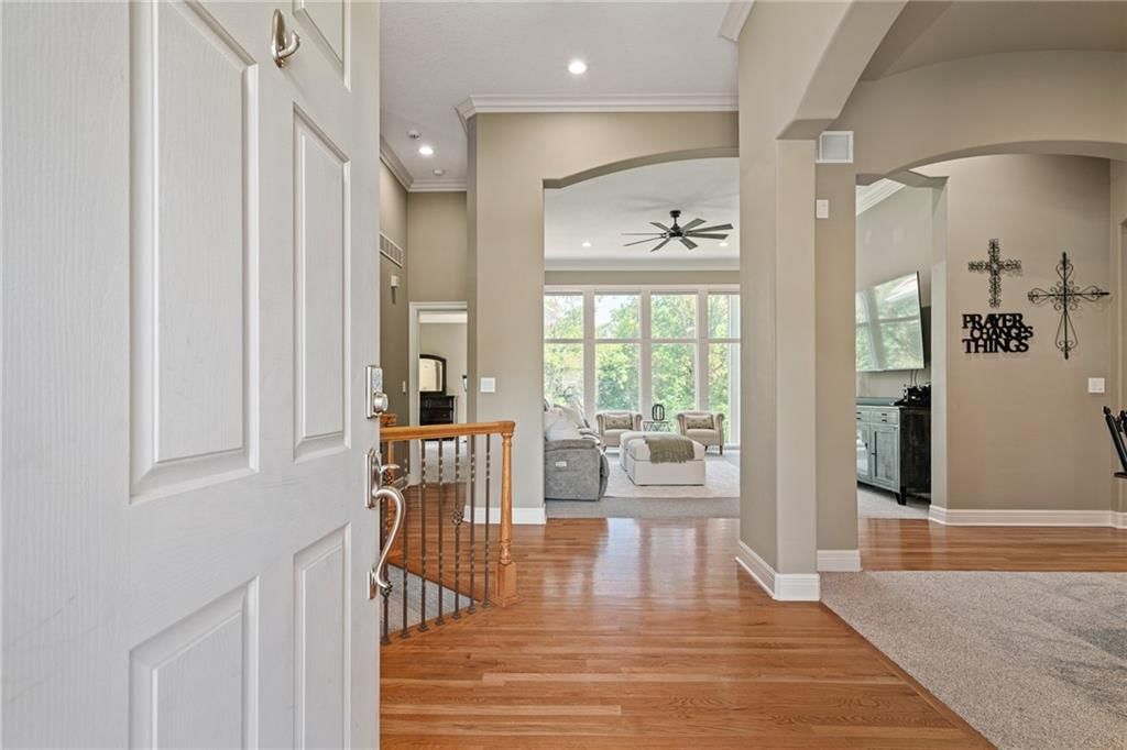 8709 Pine Street — photo 5