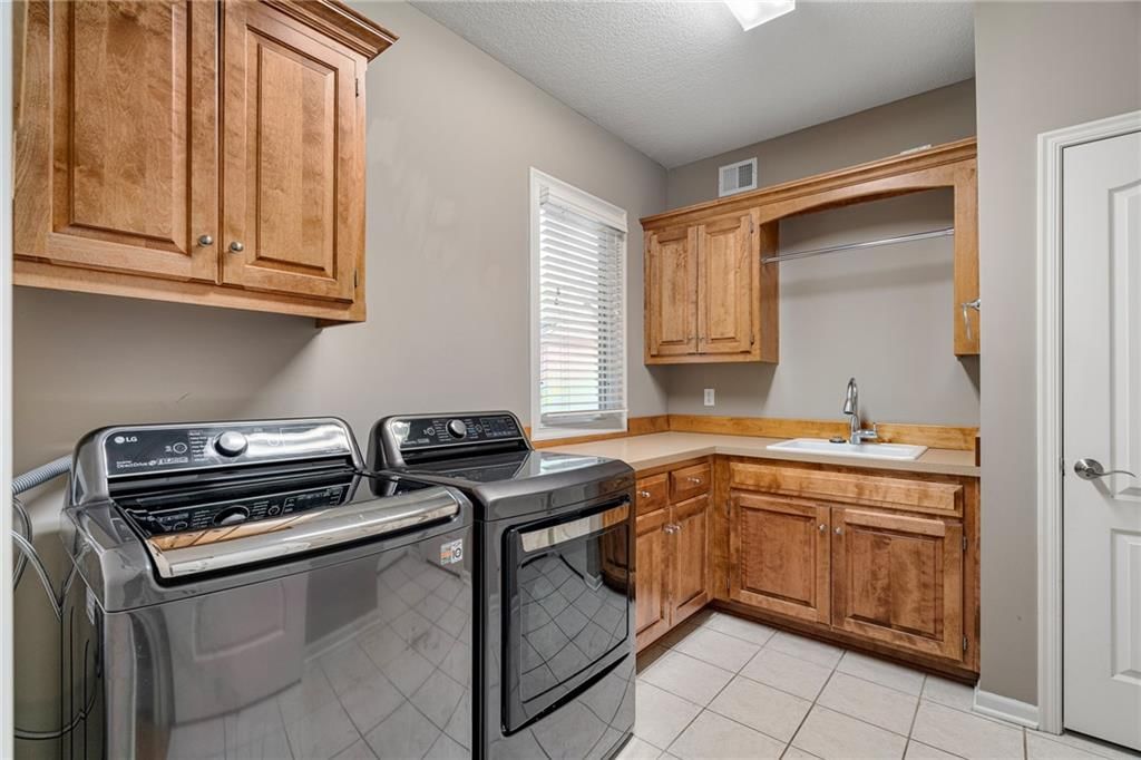 8709 Pine Street — photo 19