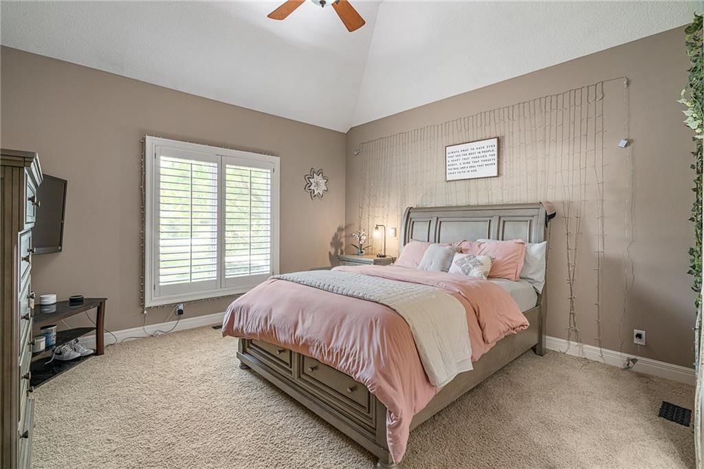 8709 Pine Street — photo 26