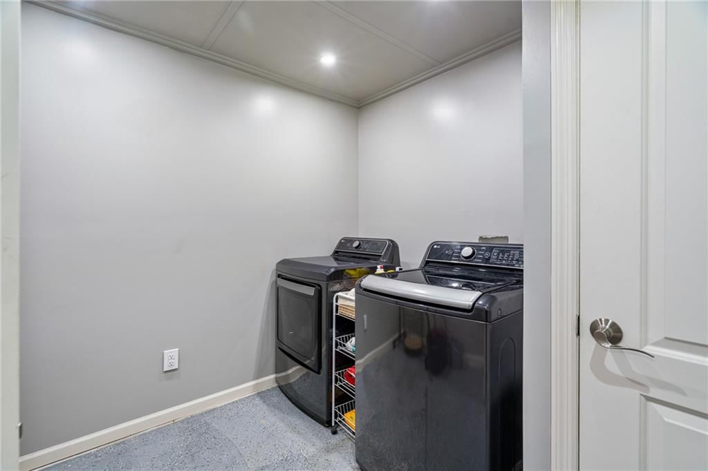 8709 Pine Street — photo 39