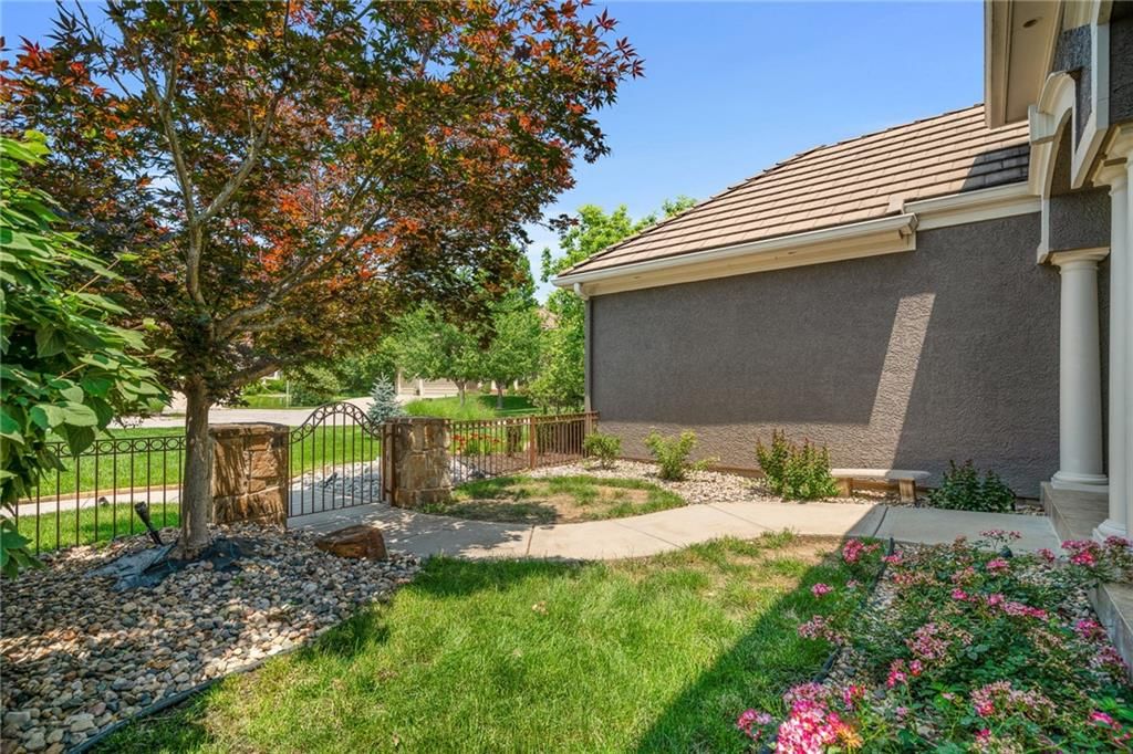 8709 Pine Street — photo 46