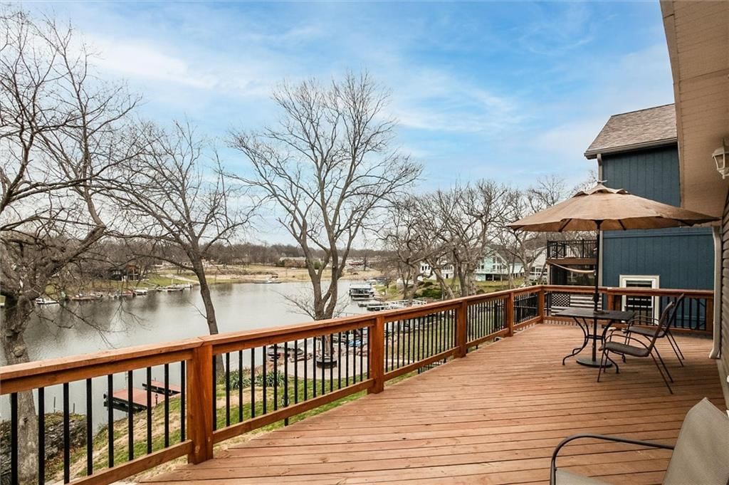82 Beach Drive, Lake Tapawingo, MO