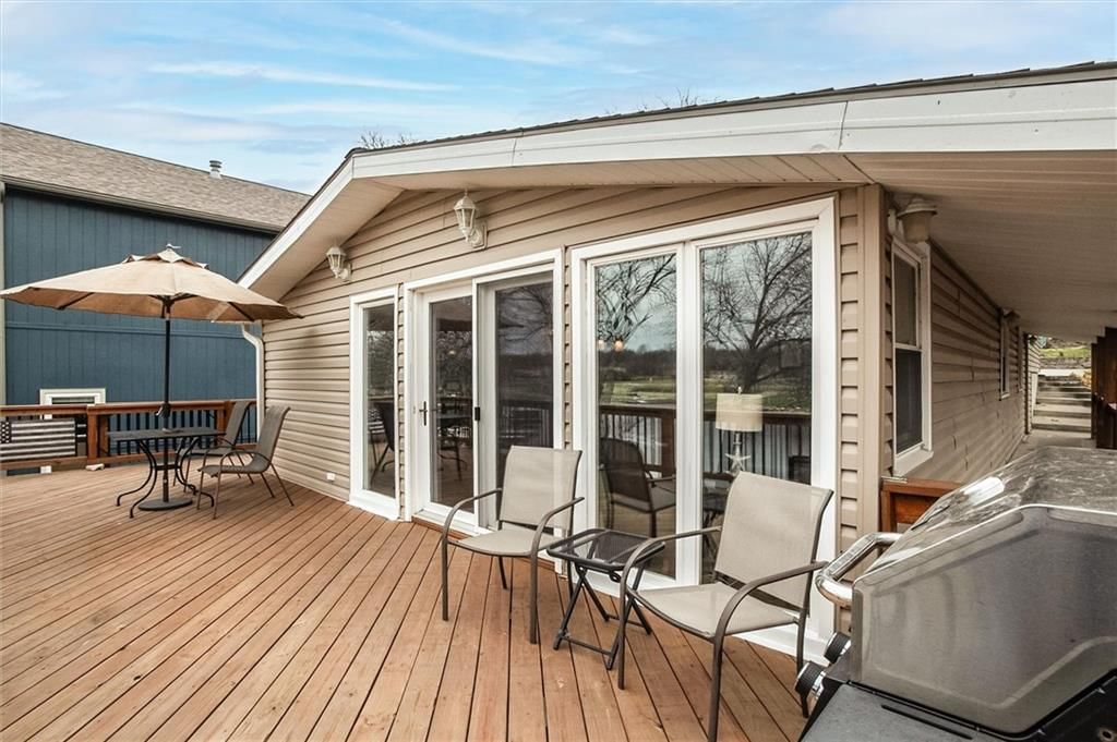 82 Beach Drive — photo 4