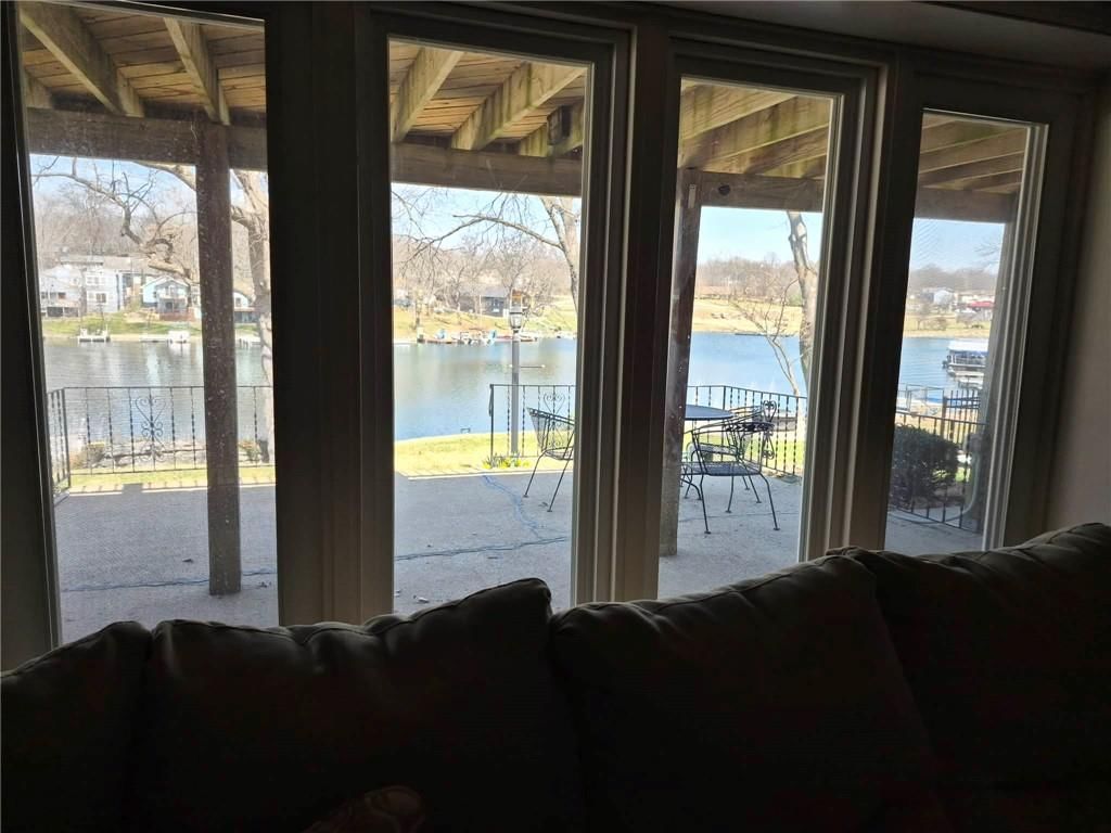 82 Beach Drive — photo 22