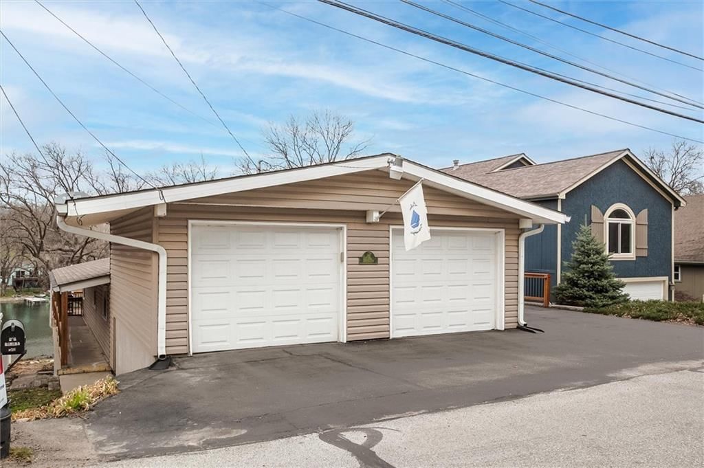 82 Beach Drive — photo 29