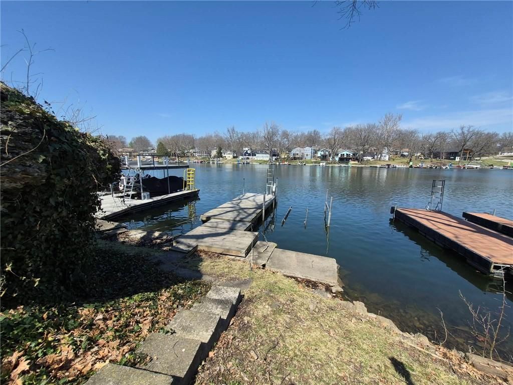 82 Beach Drive — photo 38