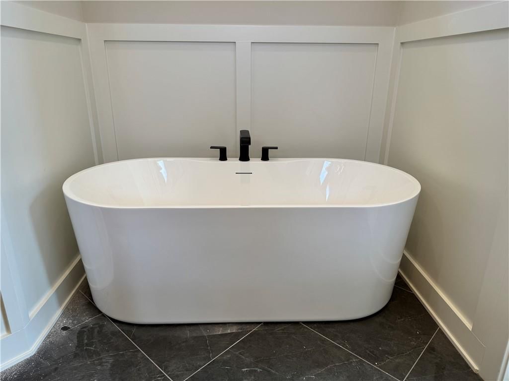 4800 NW Huonker Court — photo 17