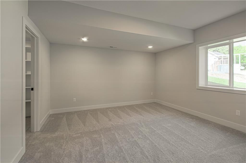 4800 NW Huonker Court — photo 37