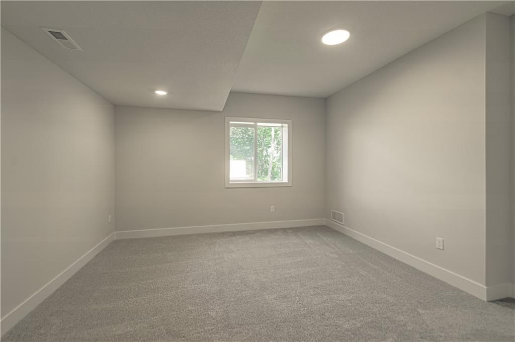 4800 NW Huonker Court — photo 38
