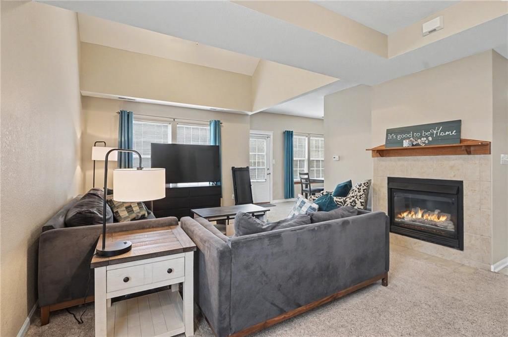 2343 Surrey Drive — photo 3