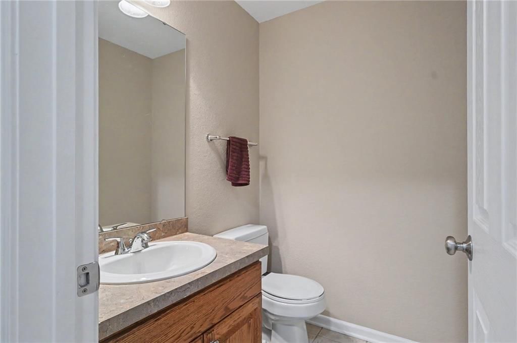 2343 Surrey Drive — photo 9