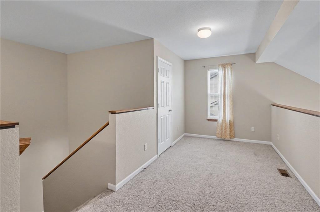 2343 Surrey Drive — photo 11