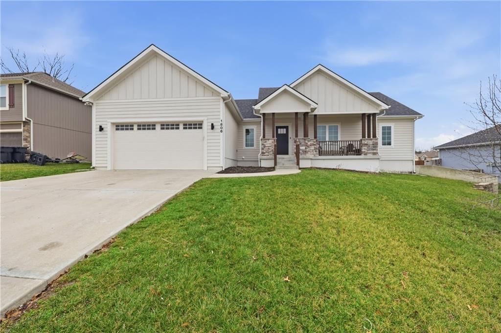 1806 NW Mya Court, Grain Valley, MO