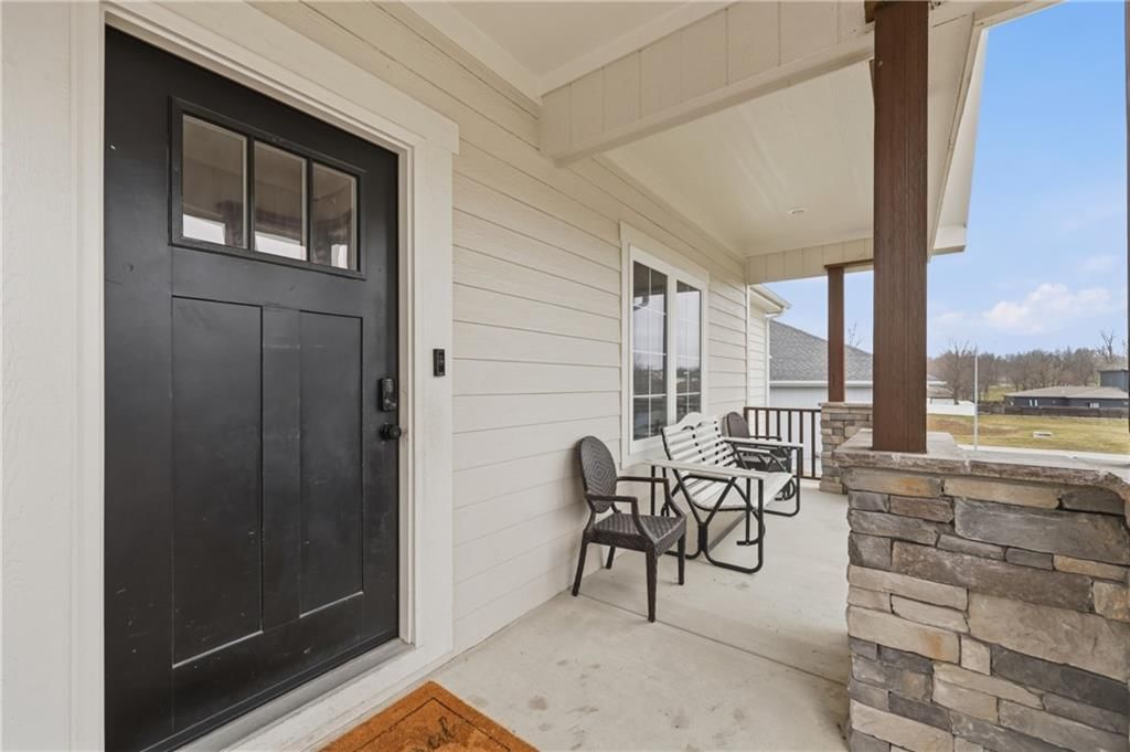 1806 NW Mya Court — photo 2