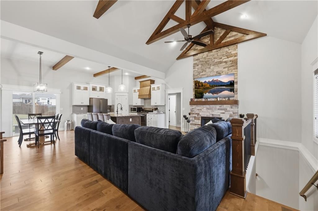 1806 NW Mya Court — photo 3