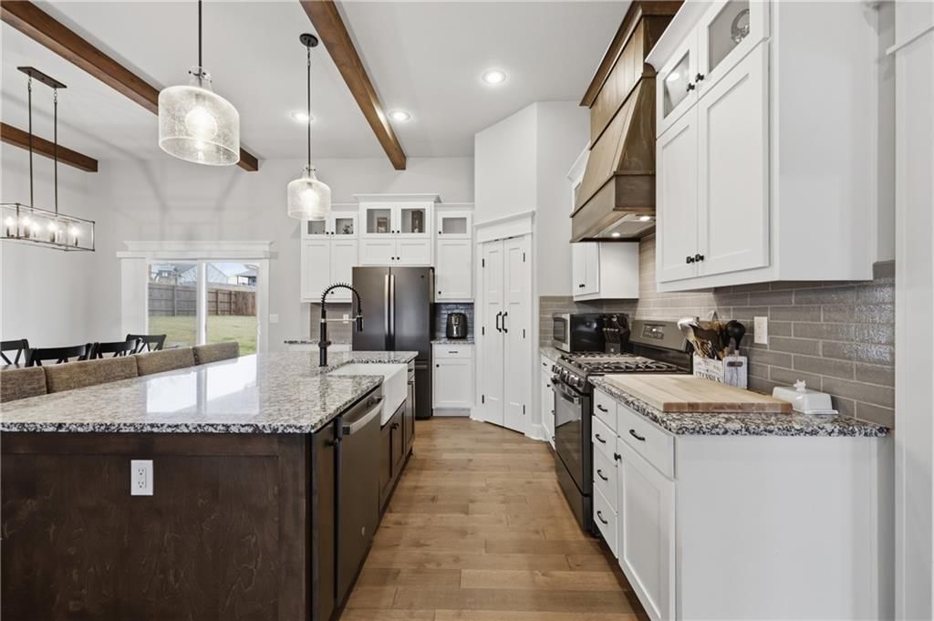 1806 NW Mya Court — photo 7