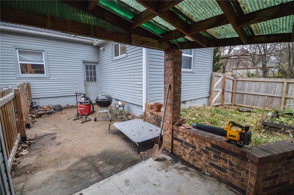 1510 S Vermont Avenue — photo 30