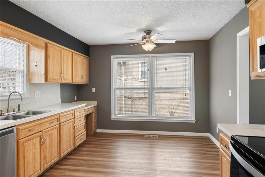 6435 Greenwood Street — photo 9