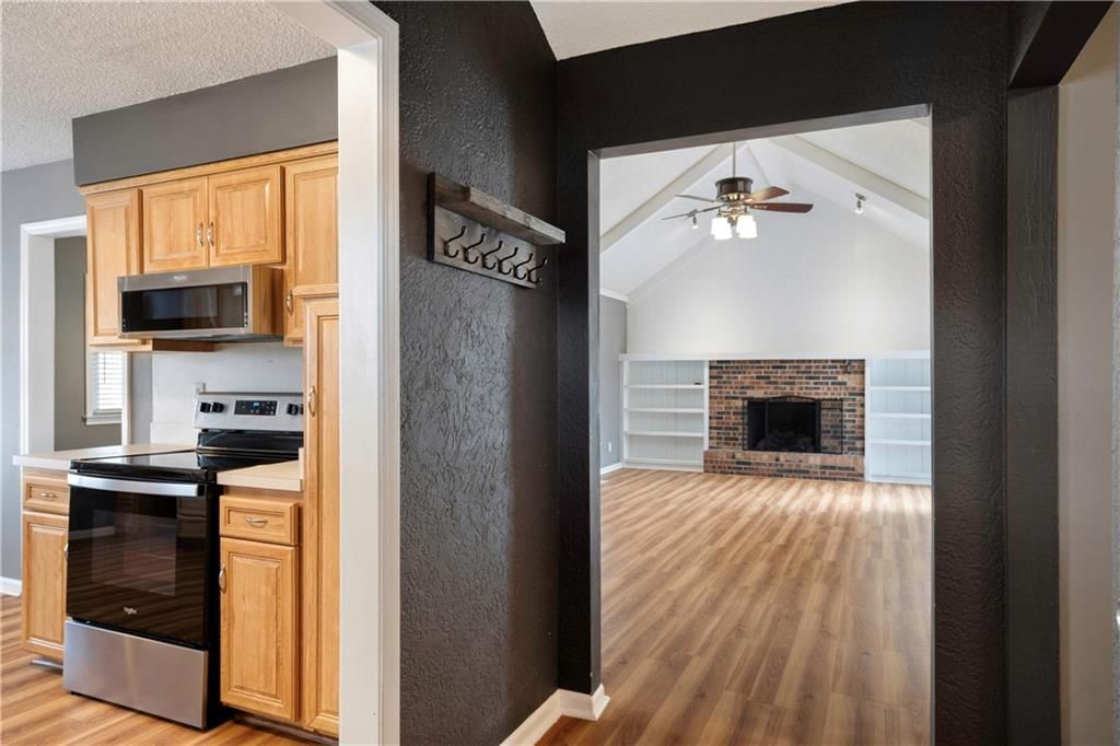 6435 Greenwood Street — photo 18