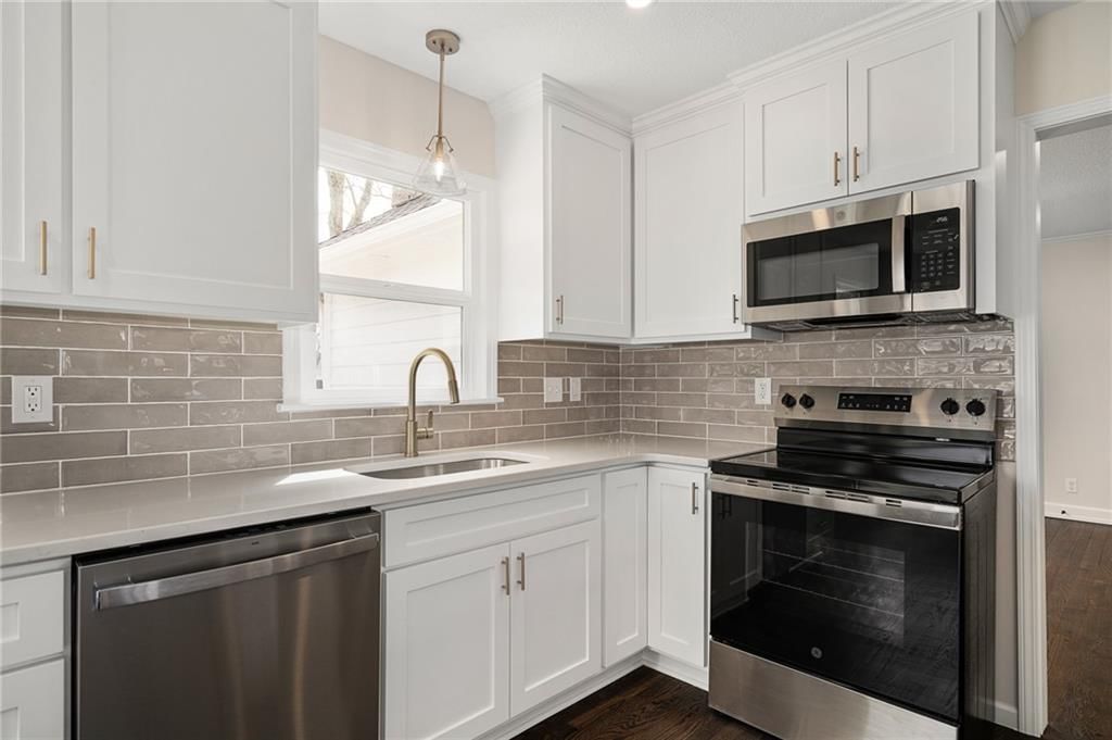 1913 W Dennis Avenue — photo 12