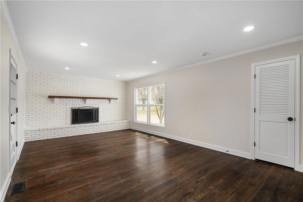 1913 W Dennis Avenue — photo 15
