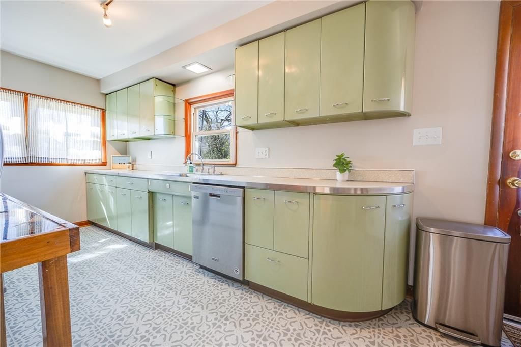415 Illinois Street — photo 12